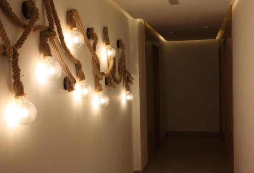 ホテル Hostal Cervantes Playa