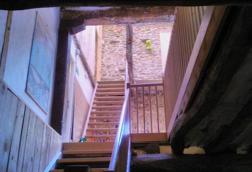 بنسيون Albergue El Salto