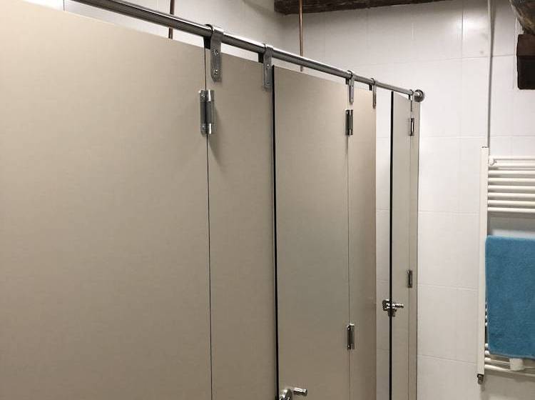 بنسيون Albergue El Salto