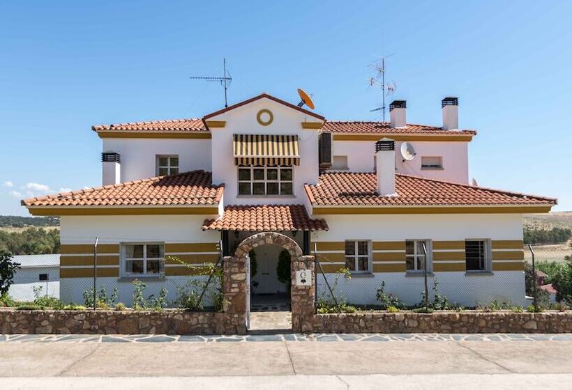 פנסיון Casa Rural Casa Valdecaballeros