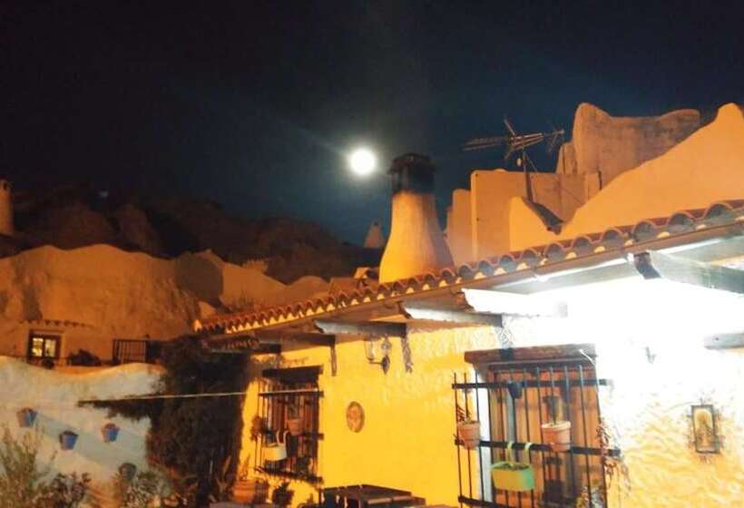 پانسیون Cuevaalegria