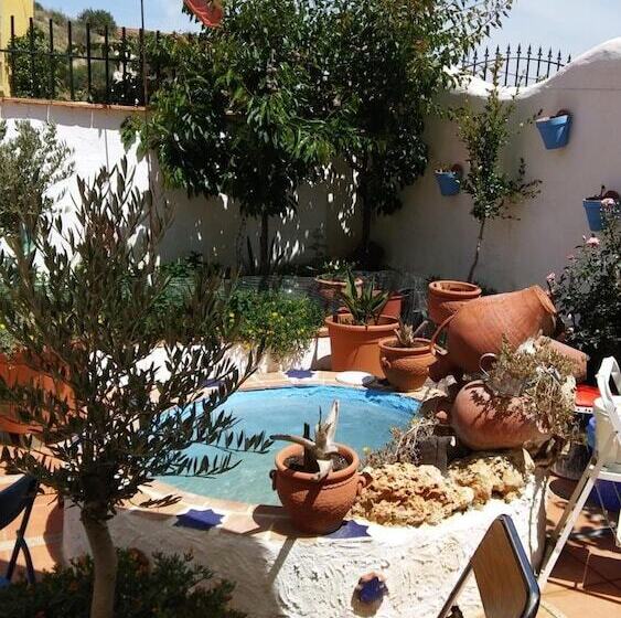 ペンション Cuevaalegria