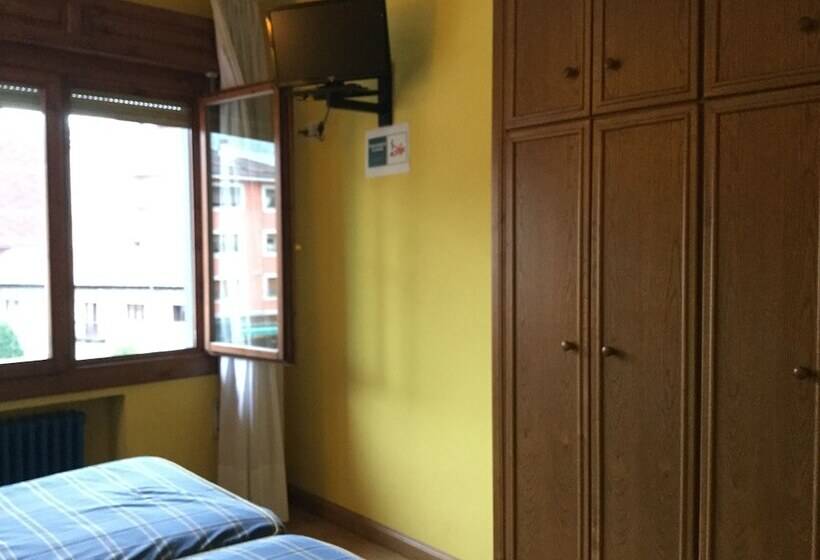 پانسیون Hostal Café Español