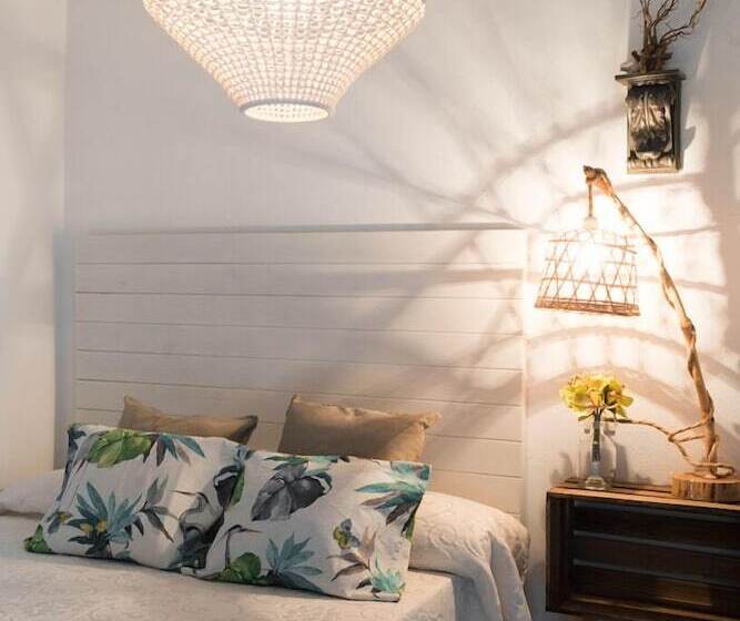 膳宿费 Hostal Sa Malica