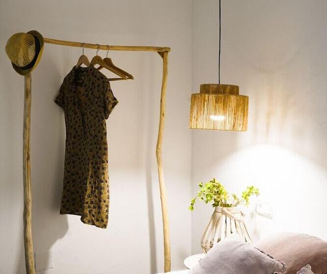 膳宿费 Hostal Sa Malica