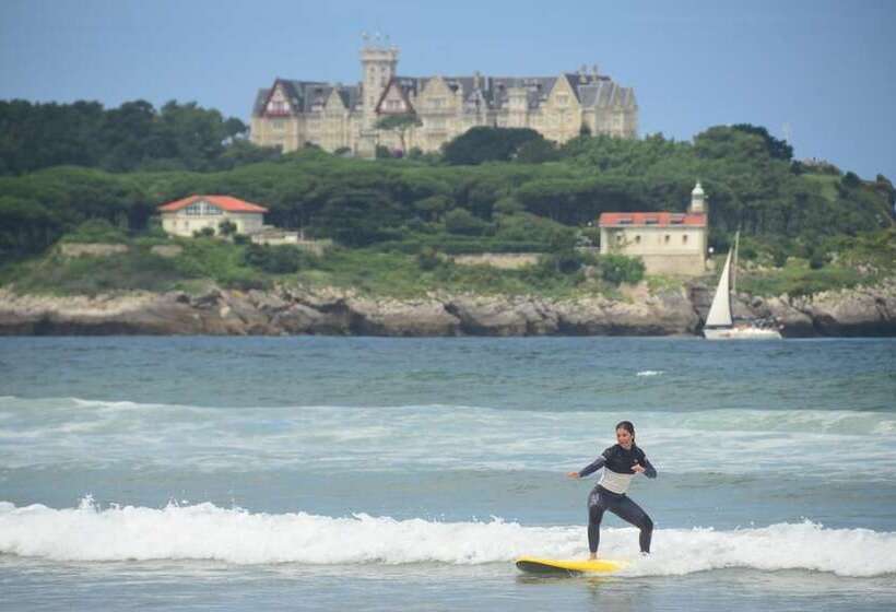 پانسیون La Wave Surf House