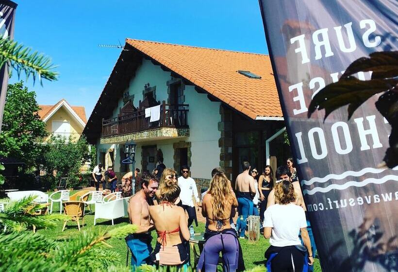 پانسیون La Wave Surf House