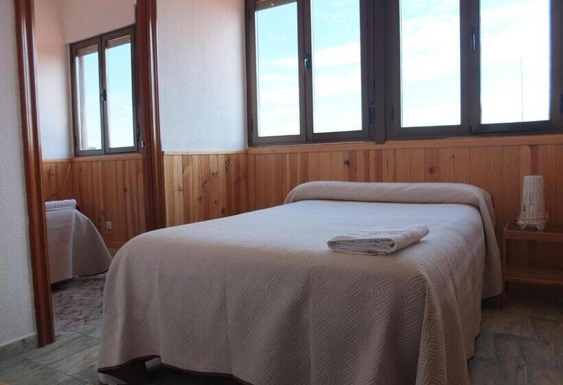 بنسيون Los Angeles Plaza