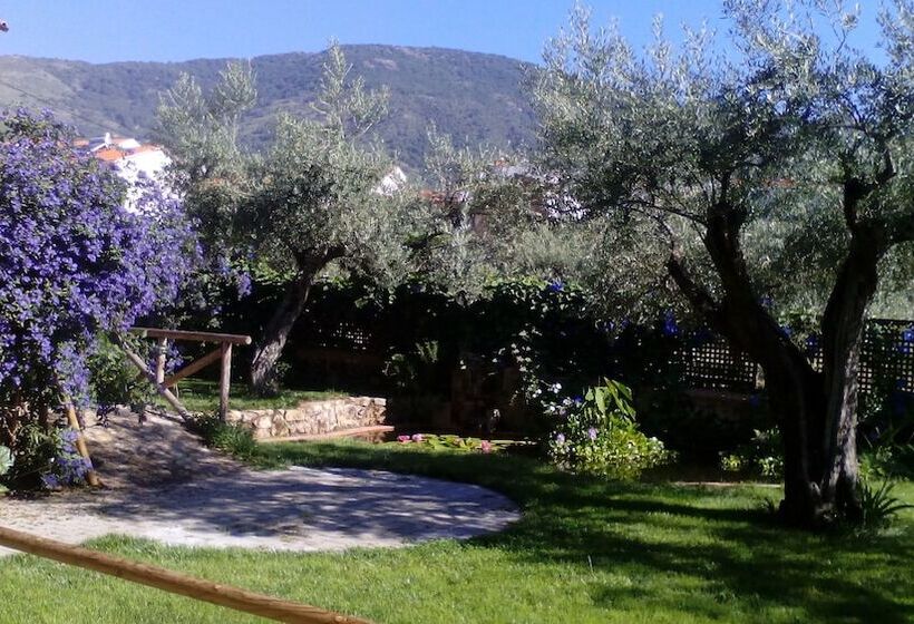 بنسيون Rural La Covacha