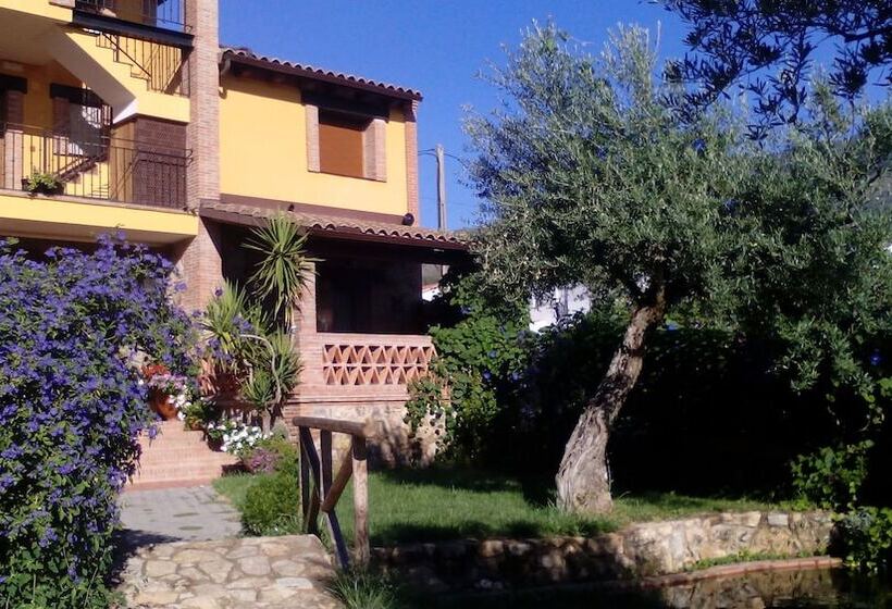 بنسيون Rural La Covacha