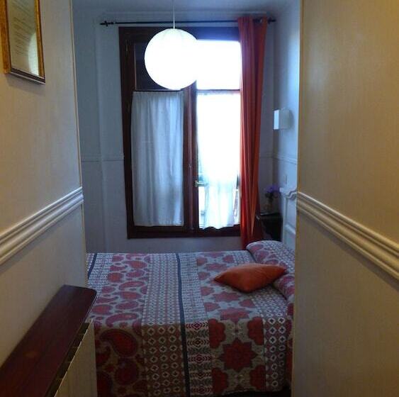 Pensión Santa María