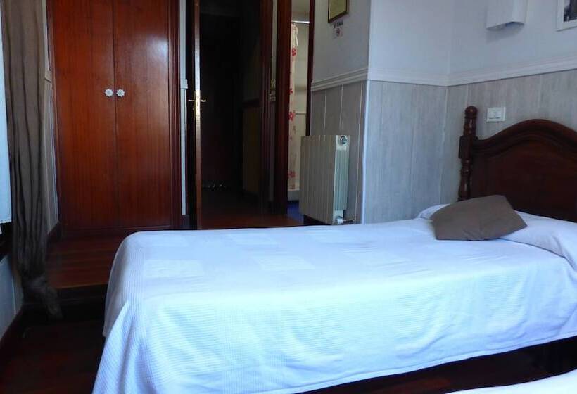 Pensión Santa María