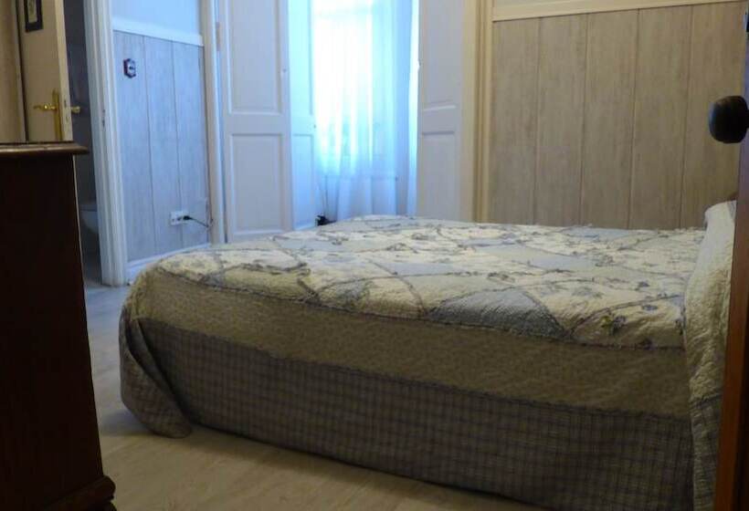 Pensión Santa María