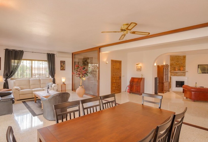 Villa Las Brujas De La Suerte