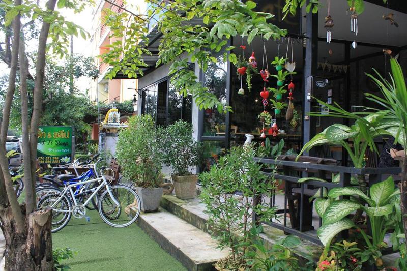 فندق صغير Eat N Sleep