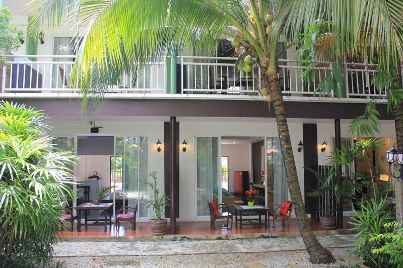 فندق صغير Eat N Sleep