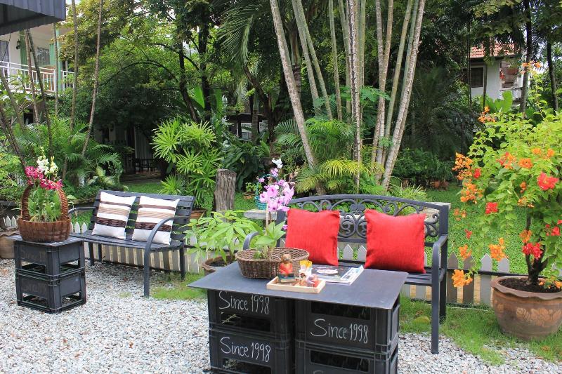 فندق صغير Eat N Sleep