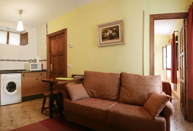 Apartamentos La Regoria