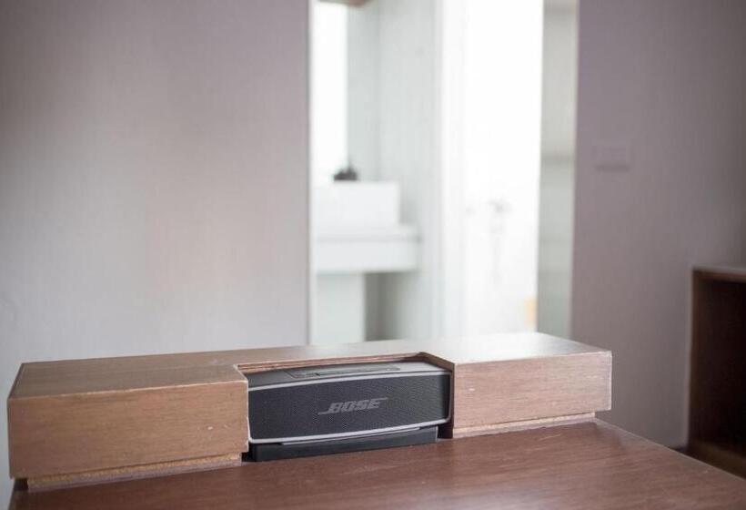 تختخواب و صبحانه Ho̍k House