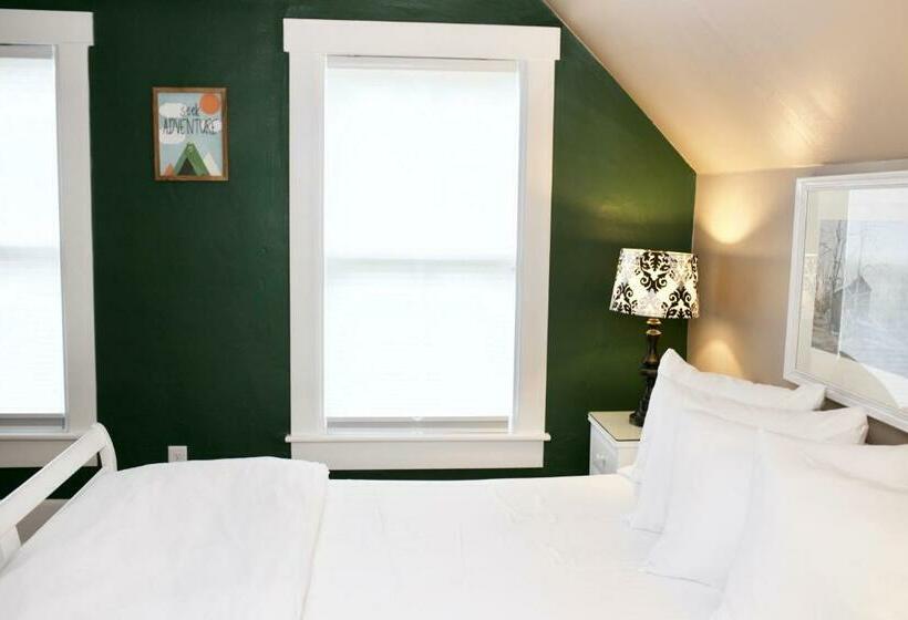 مبيت وإفطار Inn At Kampfires