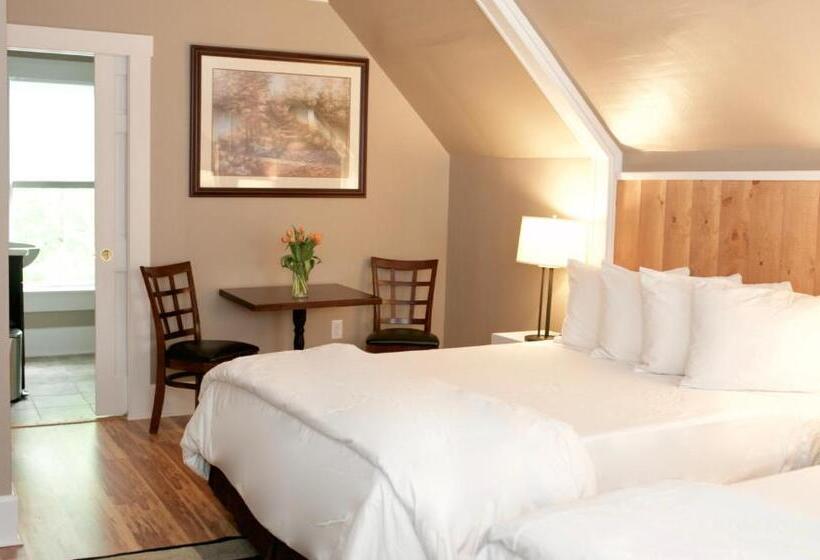 مبيت وإفطار Inn At Kampfires