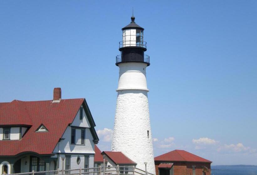 Benjamin F. Packard House Bed And Breakfast