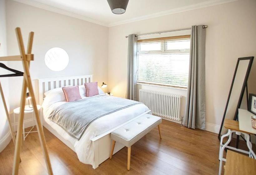 Host & Stay   Burnsyde Beach House