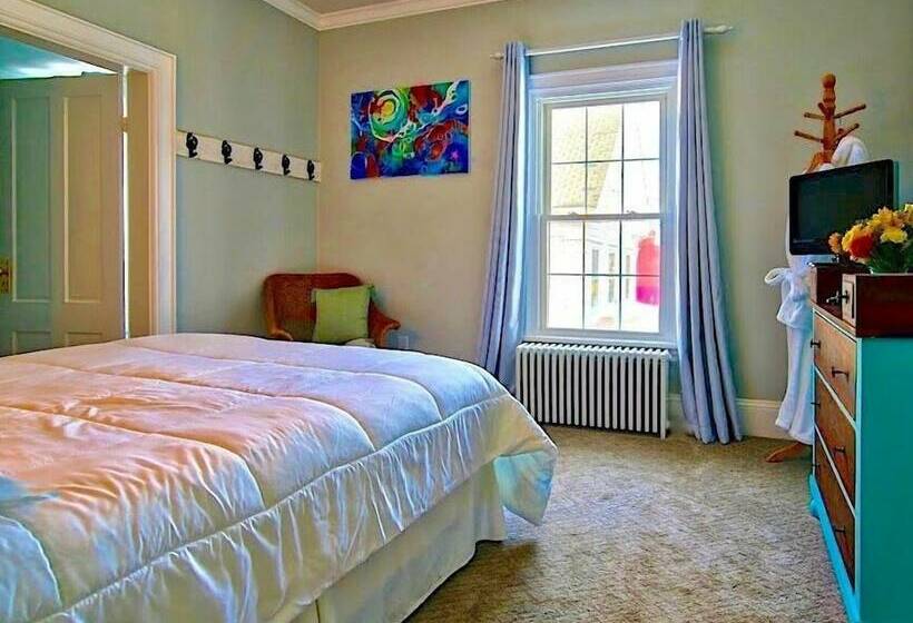 Captain Sawyer S Bed & Breakfast