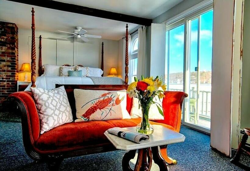 Captain Sawyer S Bed & Breakfast