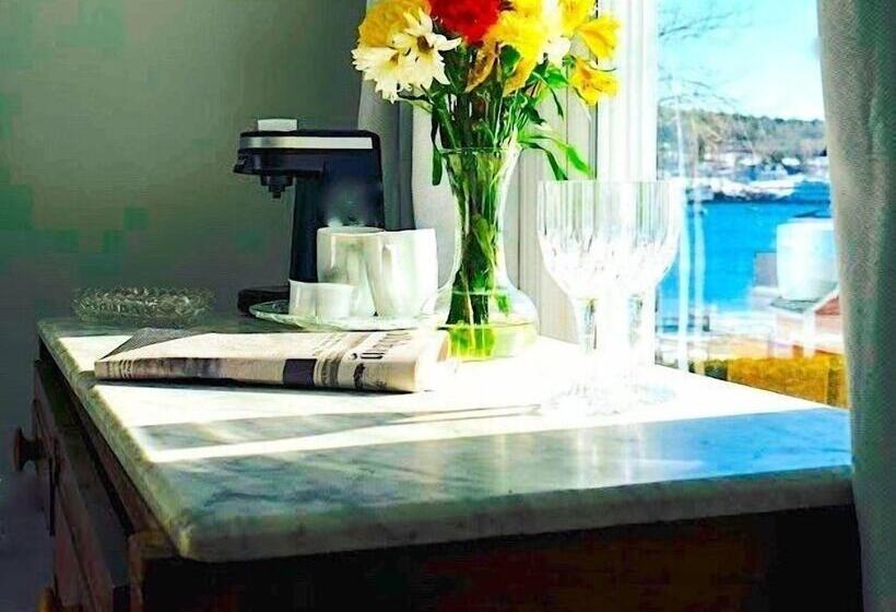 Captain Sawyer S Bed & Breakfast