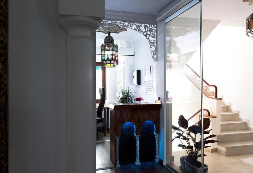 Hostal Alhambra  Adults Only