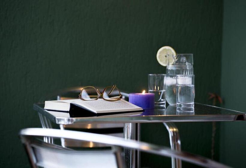 Hostal Alhambra  Adults Only