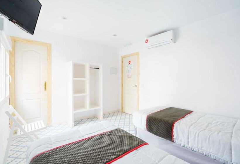 פונדק Pensión Riad Mediterraneo