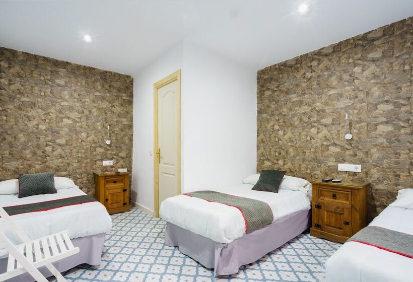 פונדק Pensión Riad Mediterraneo