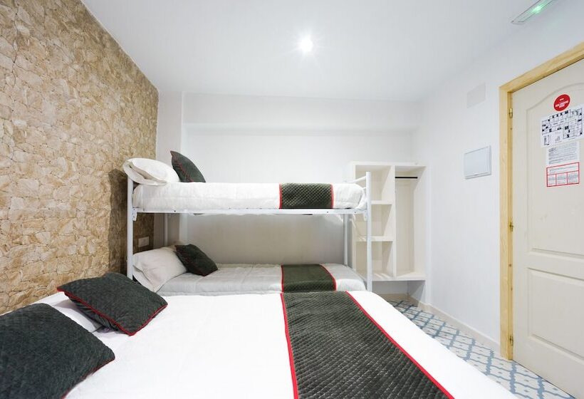 פונדק Pensión Riad Mediterraneo