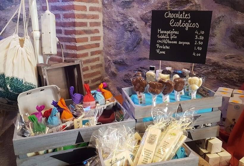 فندق فئة نجمة واحدة Posada De Bleto