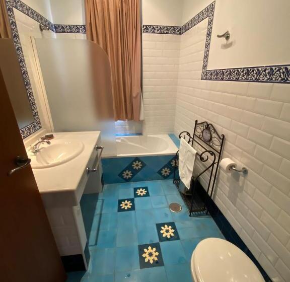 مسافرخانه Rural La Posada De Las Cigüeñas