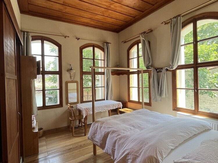 فندق Athena Pension