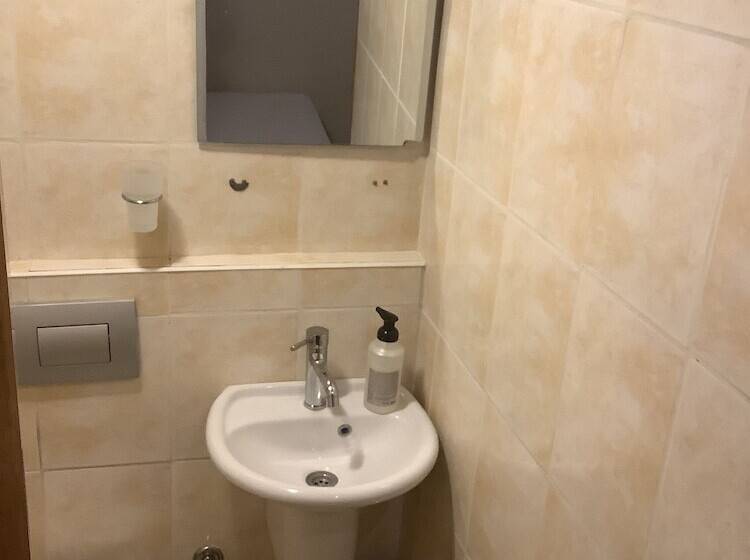 فندق Athena Pension