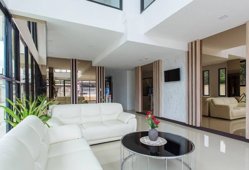 Отель B2 Ubon Premier