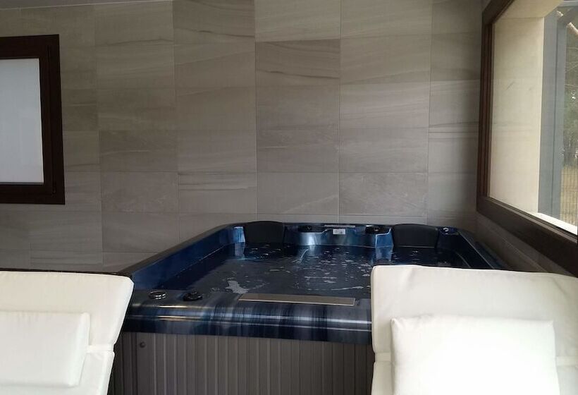 فندق Rural El Nido De Pinares