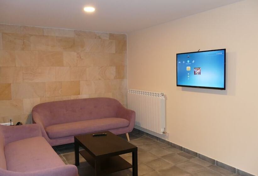 فندق Rural El Nido De Pinares