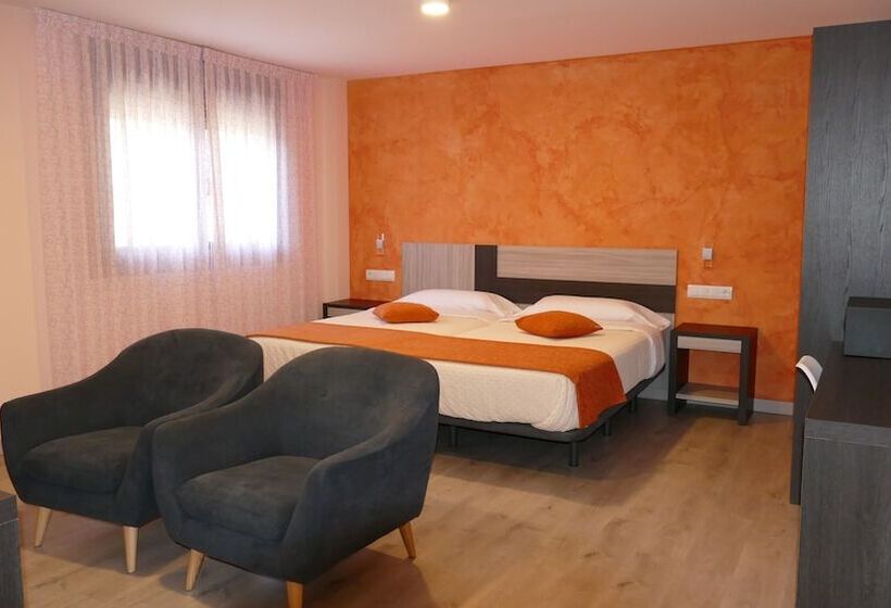 فندق Rural El Nido De Pinares