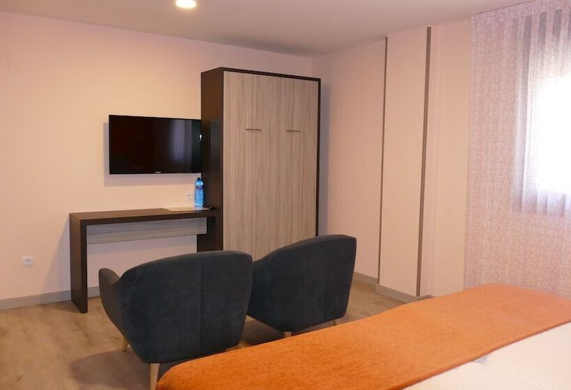 فندق Rural El Nido De Pinares