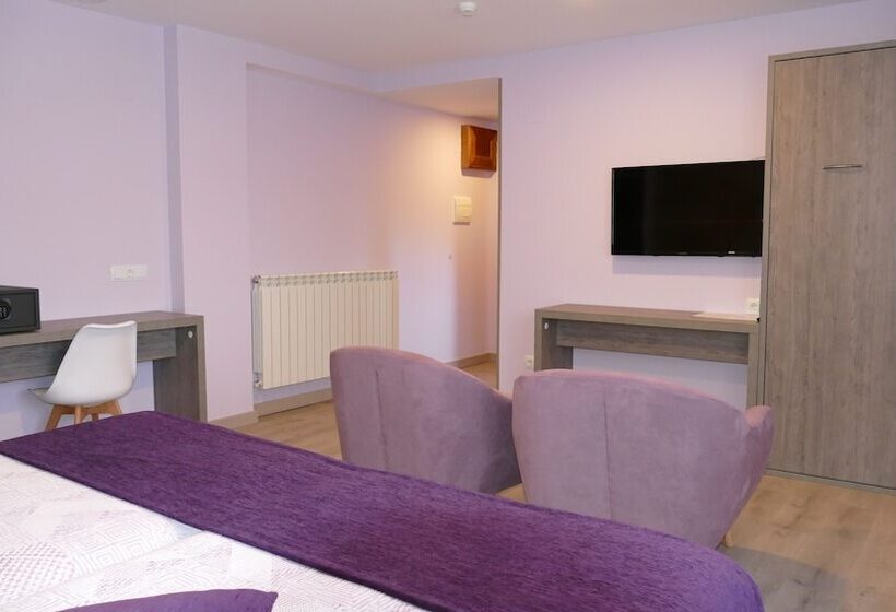 فندق Rural El Nido De Pinares