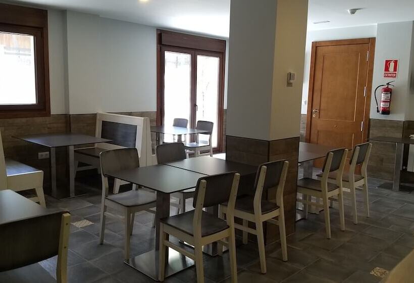 فندق Rural El Nido De Pinares