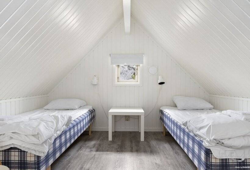 Отель First Camp Solvik Kungshamn