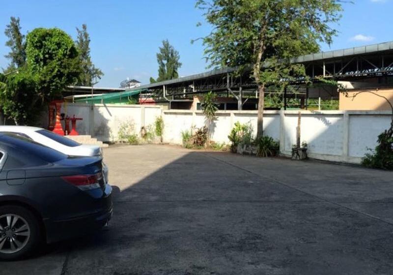 호텔 Ittipol Apartment