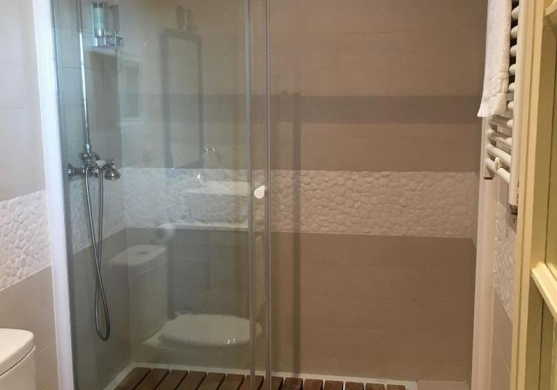 Отель Masia Can Vive