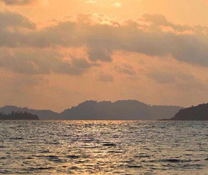 Отель Naivacha Tent Koh Mak